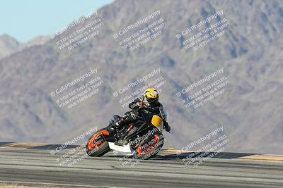 media/Dec-01-2025-Moto Forza (Mon) [[2daa91e15f]]/1-Advanced Group/Session 4 Turn 9/